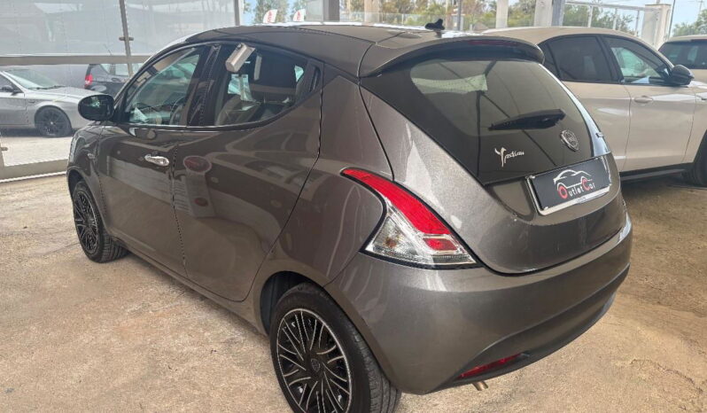 LANCIA – Ypsilon – 1.0 FireFly 5p.S&S Hybrid Silver pieno